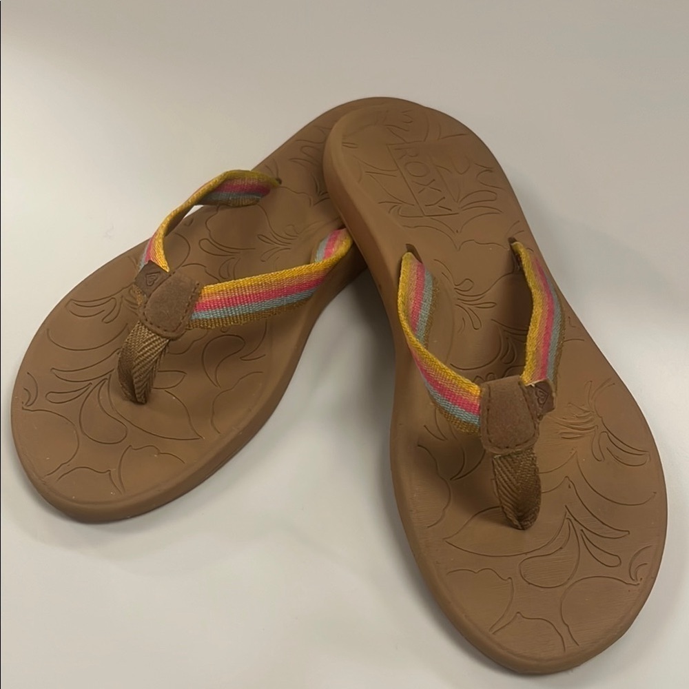 Roxy Brown and Pink Sandals with Textured Footbed size 7